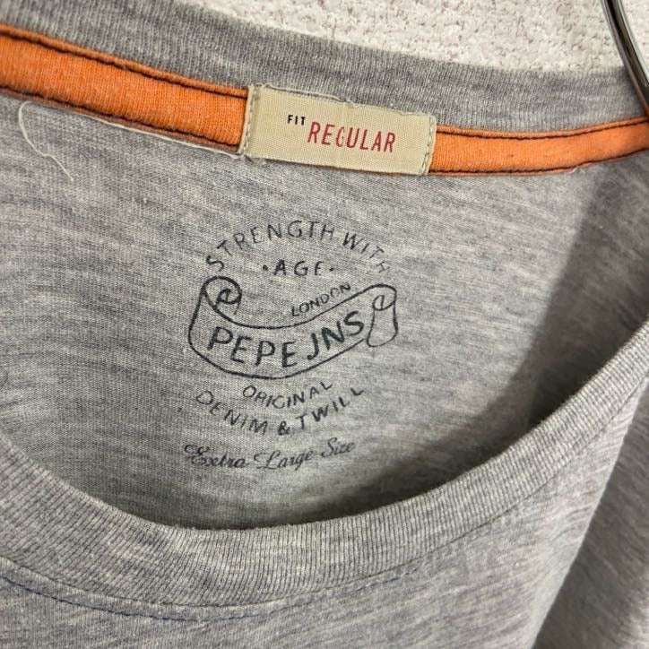 PEPE JNS　半袖プリントTシャツ　3連プリント　英字プリント　新聞紙　クルーネック　灰色　グレー　XLサイズ　古着