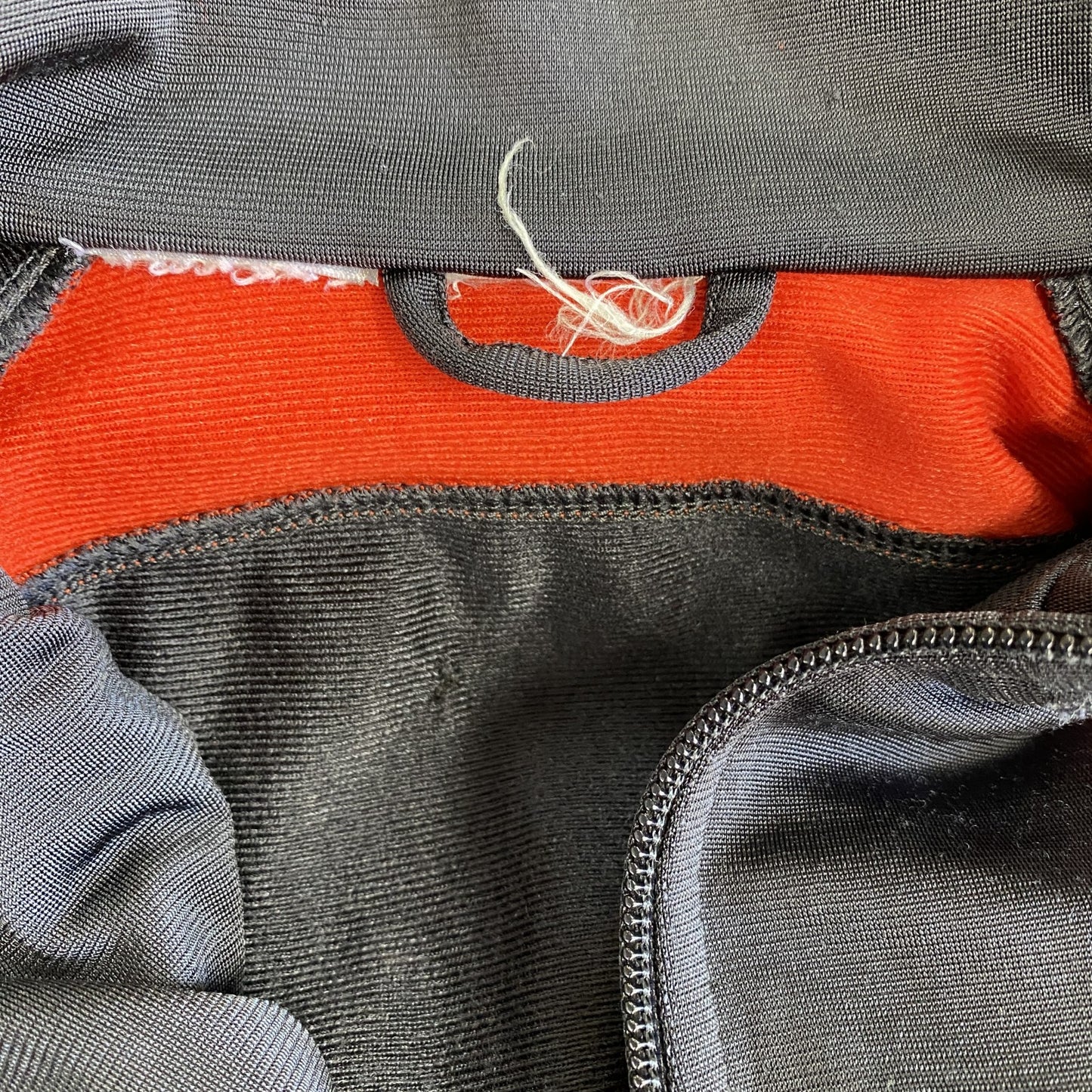 adidas　アディダス　トラックジャケット/ジャージ　パフォーマンスロゴ　黒　ブラック　