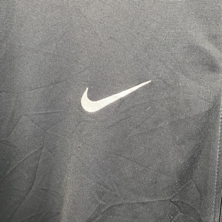 NIKE　ナイキ　トラックジャケット/ジャージ　刺繍ロゴ　黒　ブラック　XLサイズ