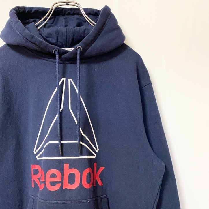 古着 used　Reebok　リーボック　長袖フロントビッグプリントパーカー　スウェットプルオーバー　紺　ネイビー　秋冬服