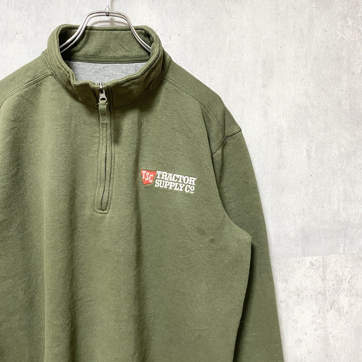 古着 used　MOUNTAIN CLUB　長袖ロゴ刺繍スウェット　トレーナー　ハーフジップ　TSCO　カーキ　秋冬服　Mサイズ