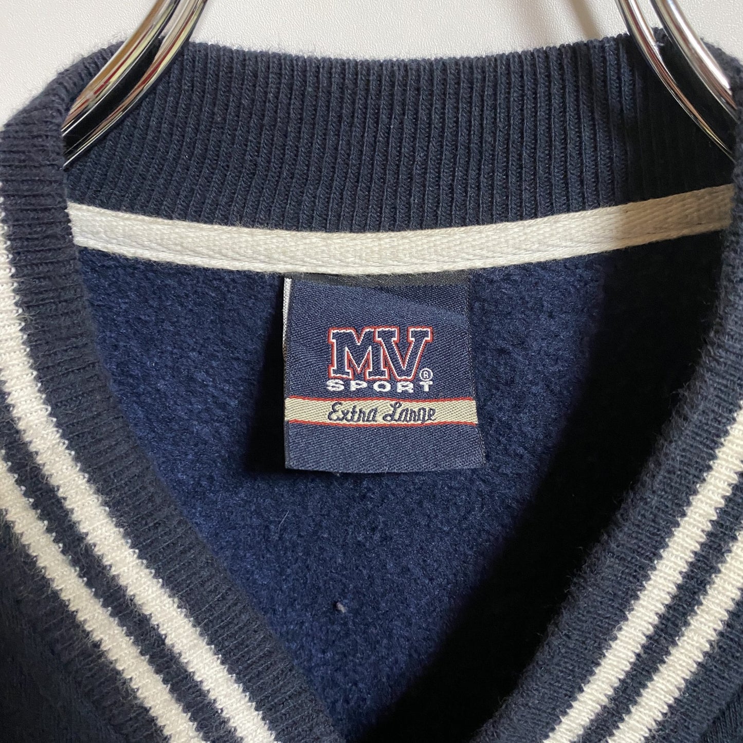 古着 used　MVSPORT　長袖スウェットスタジャン　ワンポイントプリント　ベネチアン　ネイビー　グレー　レトロ　秋冬服