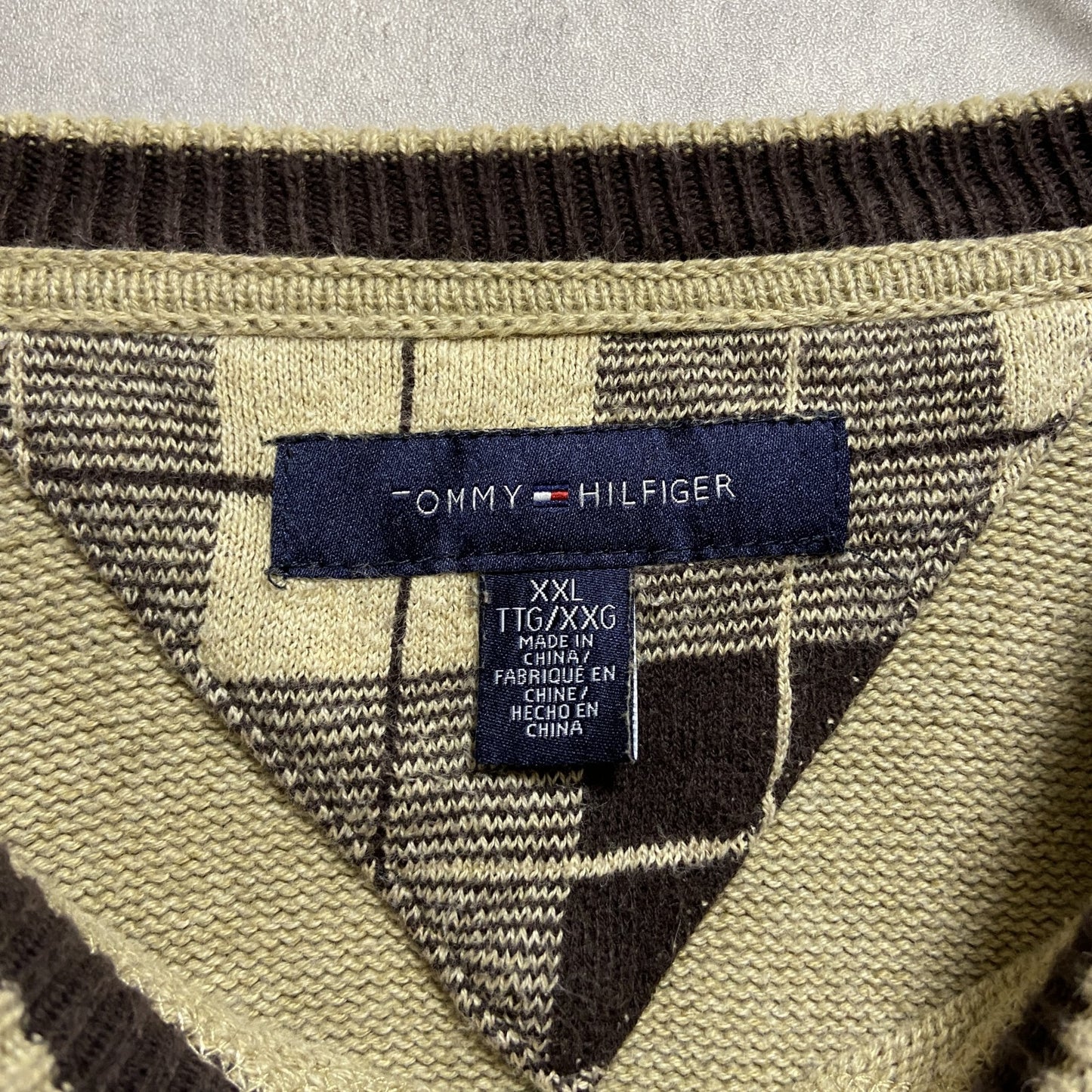 古着　used　TOMMYHILFIGER　トミーヒルフィガー　長袖ワンポイント刺繍ニット　セーター　ベージュ　XXLサイズ