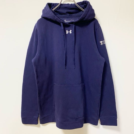 古着 used　UNDER ARMOUR　長袖ワンポイント刺繍パーカー　スウェットプルオーバー　紺　ネイビー　秋冬服　Lサイズ