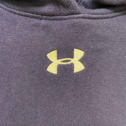 古着 used　UNDER ARMOUR　長袖ワンポイント刺繍パーカー　スウェットプルオーバー　紺　ネイビー　秋冬服　Lサイズ