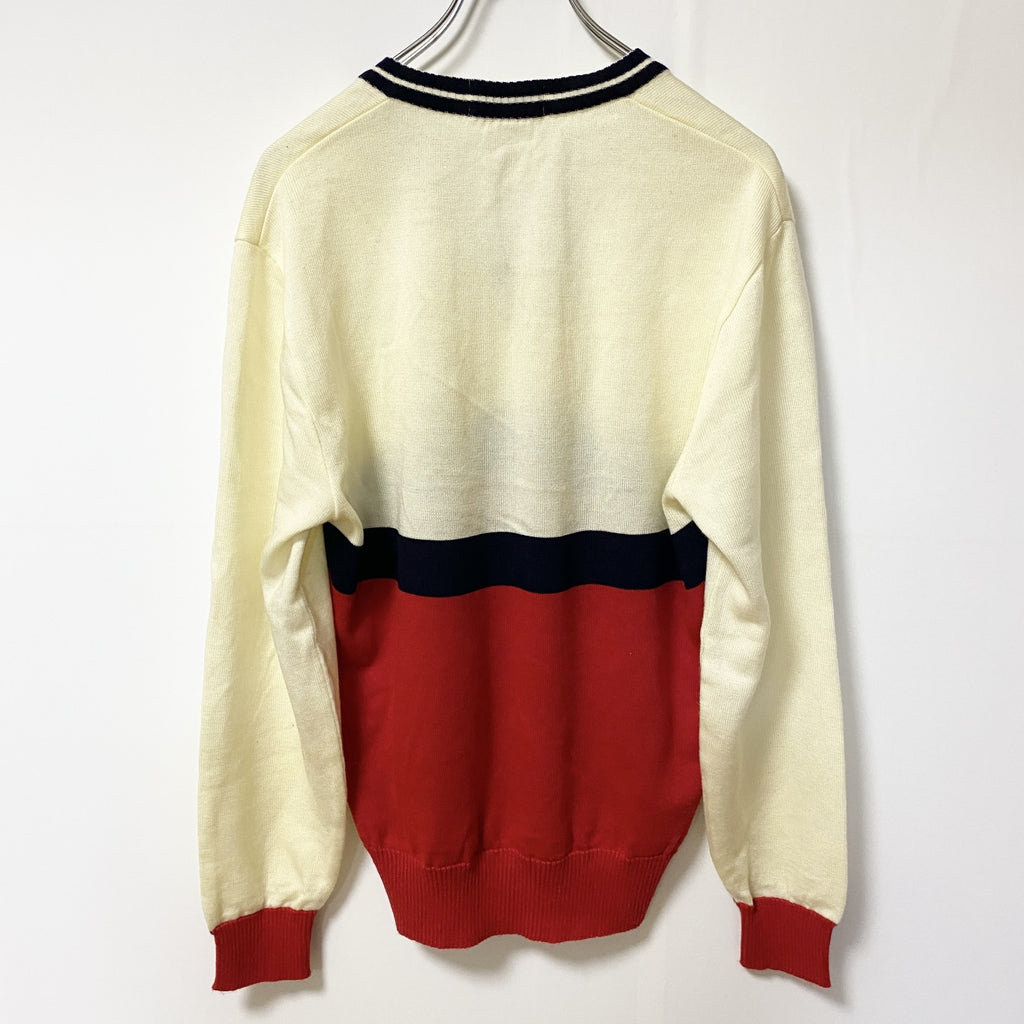 ～90s　FILA　フィラ　長袖Vネックアクリルニットセーター　刺繍ロゴ　ワンポイント　マルチカラー　白　ホワイト　XLサイズ　　ヴィンテージ　古着
