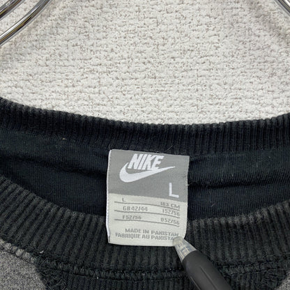 NIKE　ナイキ　スウェット/トレーナー　前V　刺繡ロゴ　灰色　グレー　Lサイズ