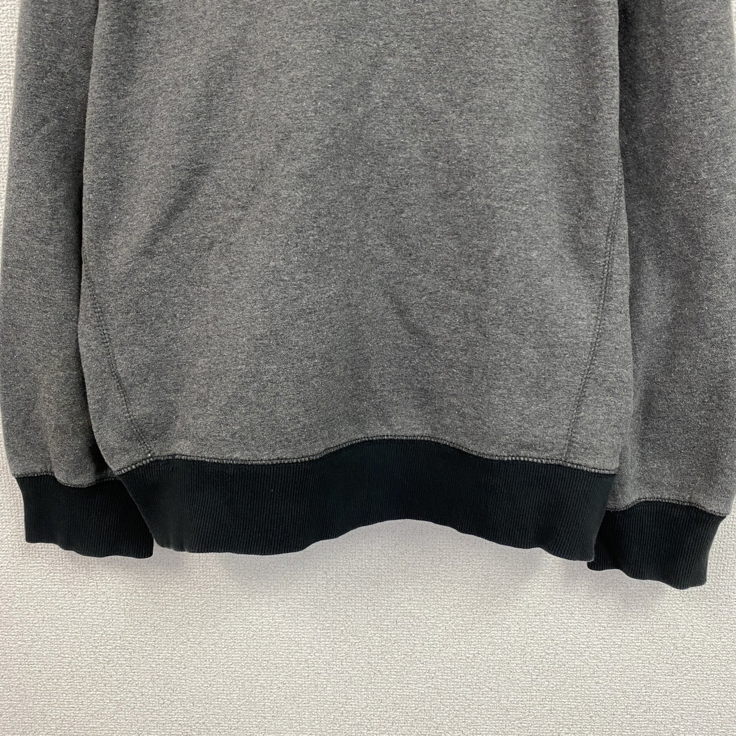 NIKE　ナイキ　スウェット/トレーナー　前V　刺繡ロゴ　灰色　グレー　Lサイズ