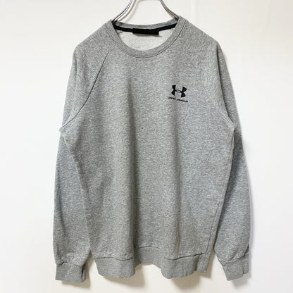 古着 used　UNDER ARMOUR アンダーアーマー　長袖ワンポイントロゴプリントスウェット　トレーナー　グレー　Mサイズ