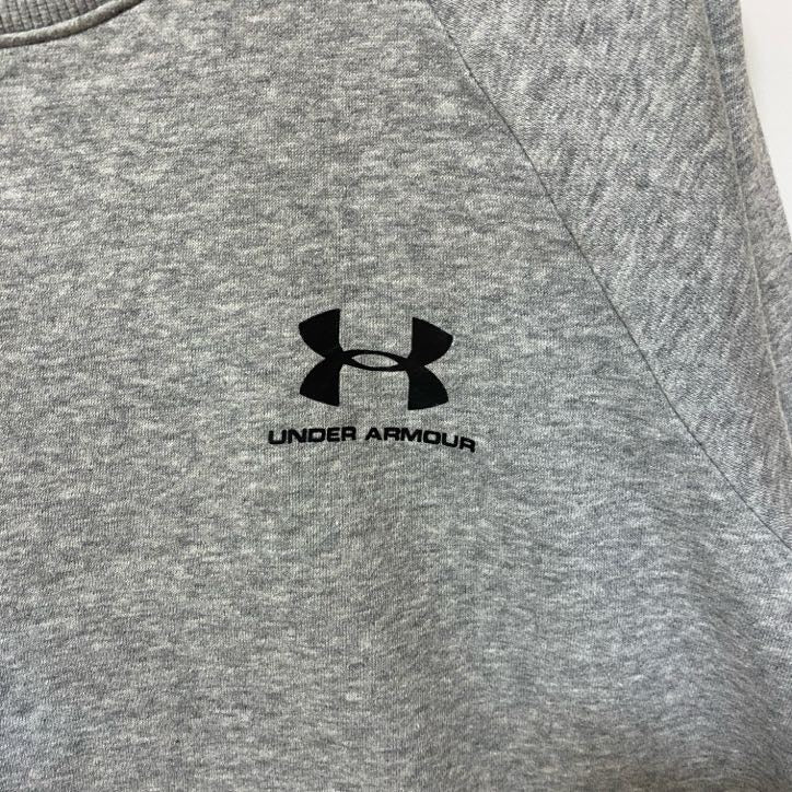 古着 used　UNDER ARMOUR アンダーアーマー　長袖ワンポイントロゴプリントスウェット　トレーナー　グレー　Mサイズ