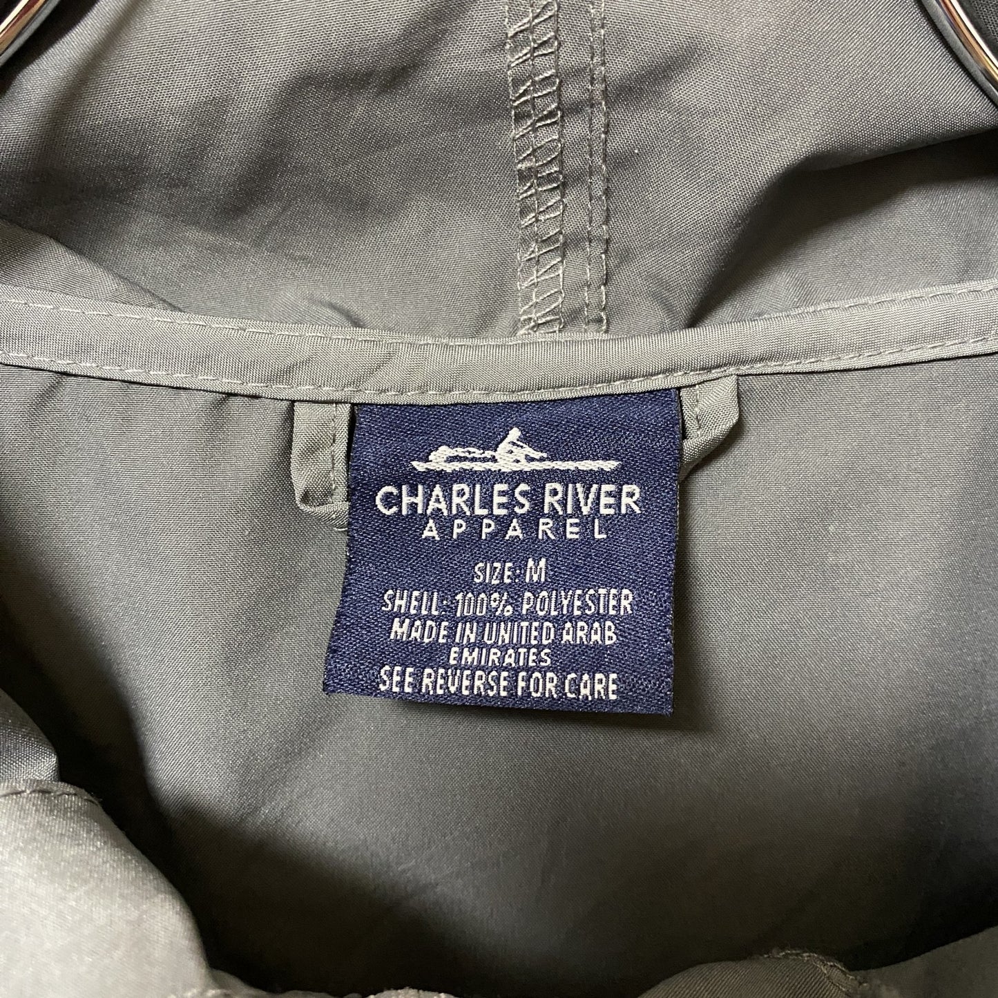 古着 used　CHARLES RIVER　長袖ナイロンプルオーバー　ハーフジップパーカー　ワンポイント刺繍　スポーツ　Mサイズ