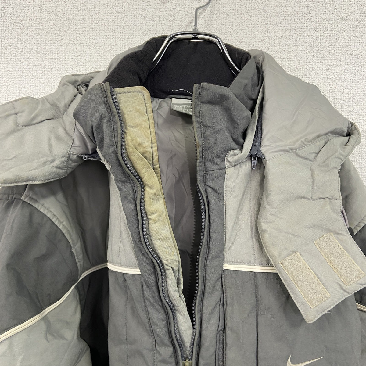 00s　NIKE　ナイキ　マウンテンパーカー　ヴィンテージ　中綿入り　灰色　グレー　XLサイズ　古着