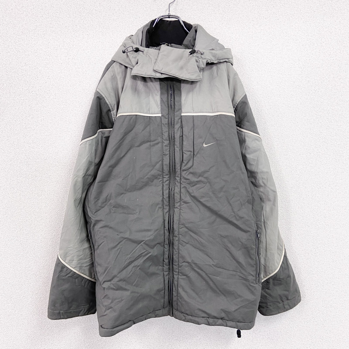 00s　NIKE　ナイキ　マウンテンパーカー　ヴィンテージ　中綿入り　灰色　グレー　XLサイズ　古着