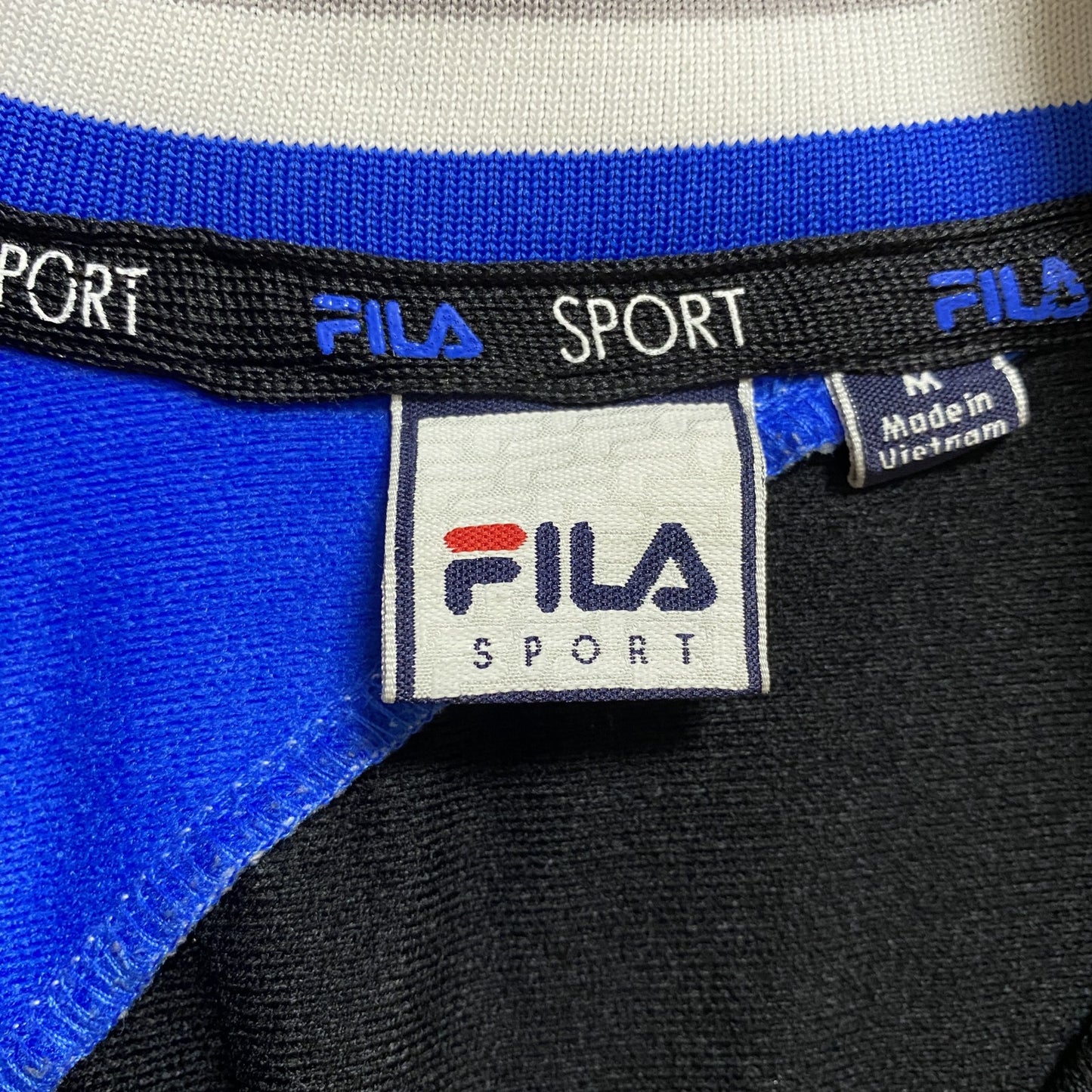 古着　used 　FILA　フィラ　長袖フルジップトラックジャケット　ジャージ　切り替え　ワッペン刺繍　イタリア　黒　ブラック