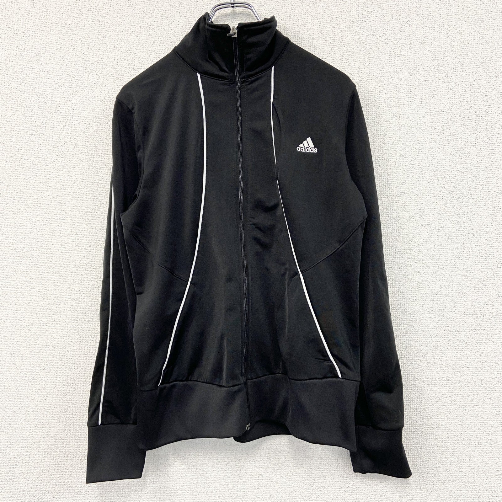 00s　adidas　アディダス　トラックジャケット/ジャージ　パフォーマンスロゴ　デカロゴ　刺繍ロゴ　ヴィンテージ　黒　ブラック　Lサイズ　古着