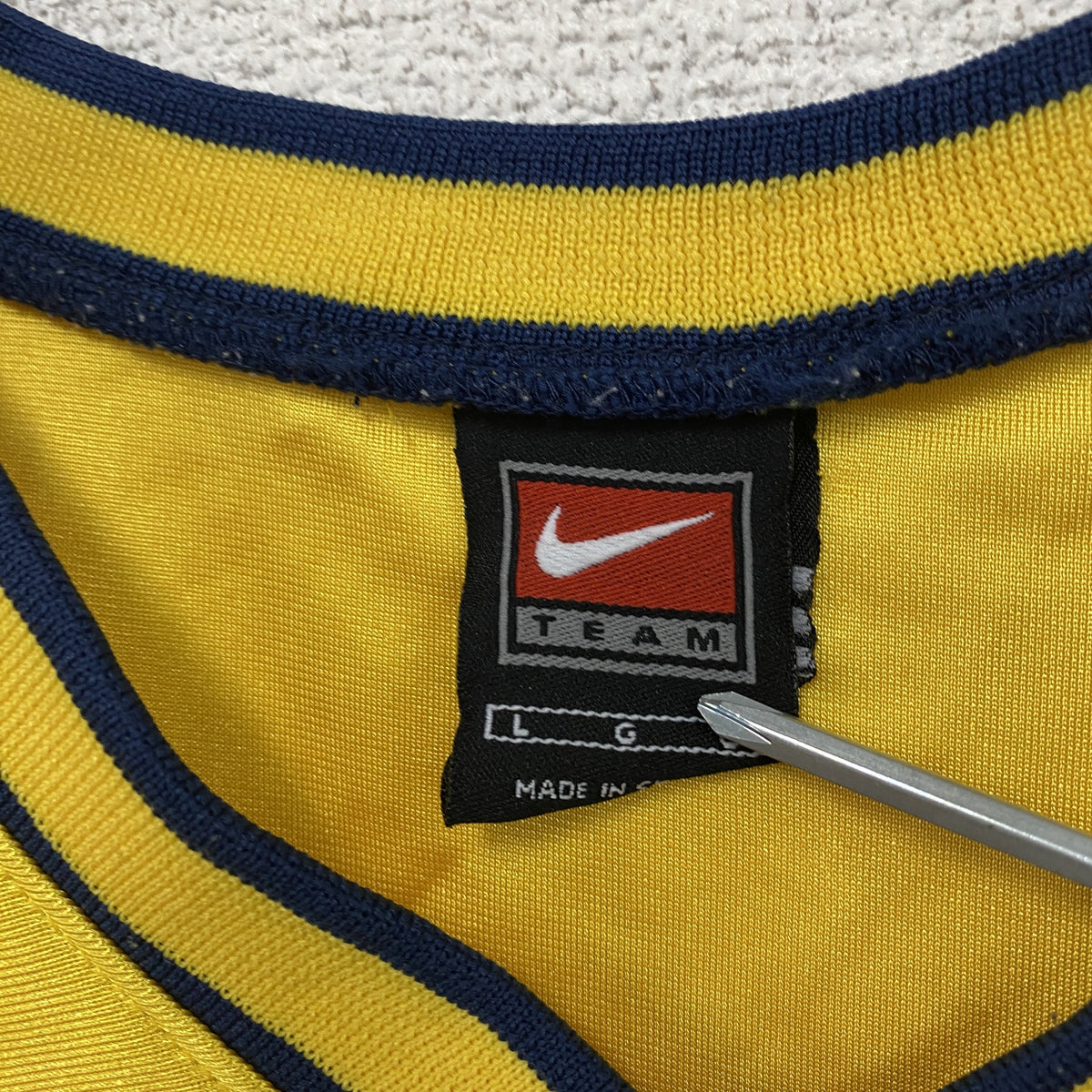 NIKE　ナイキ　タンクトップ　スウッシュ　黄色　イエロー　Lサイズ　古着