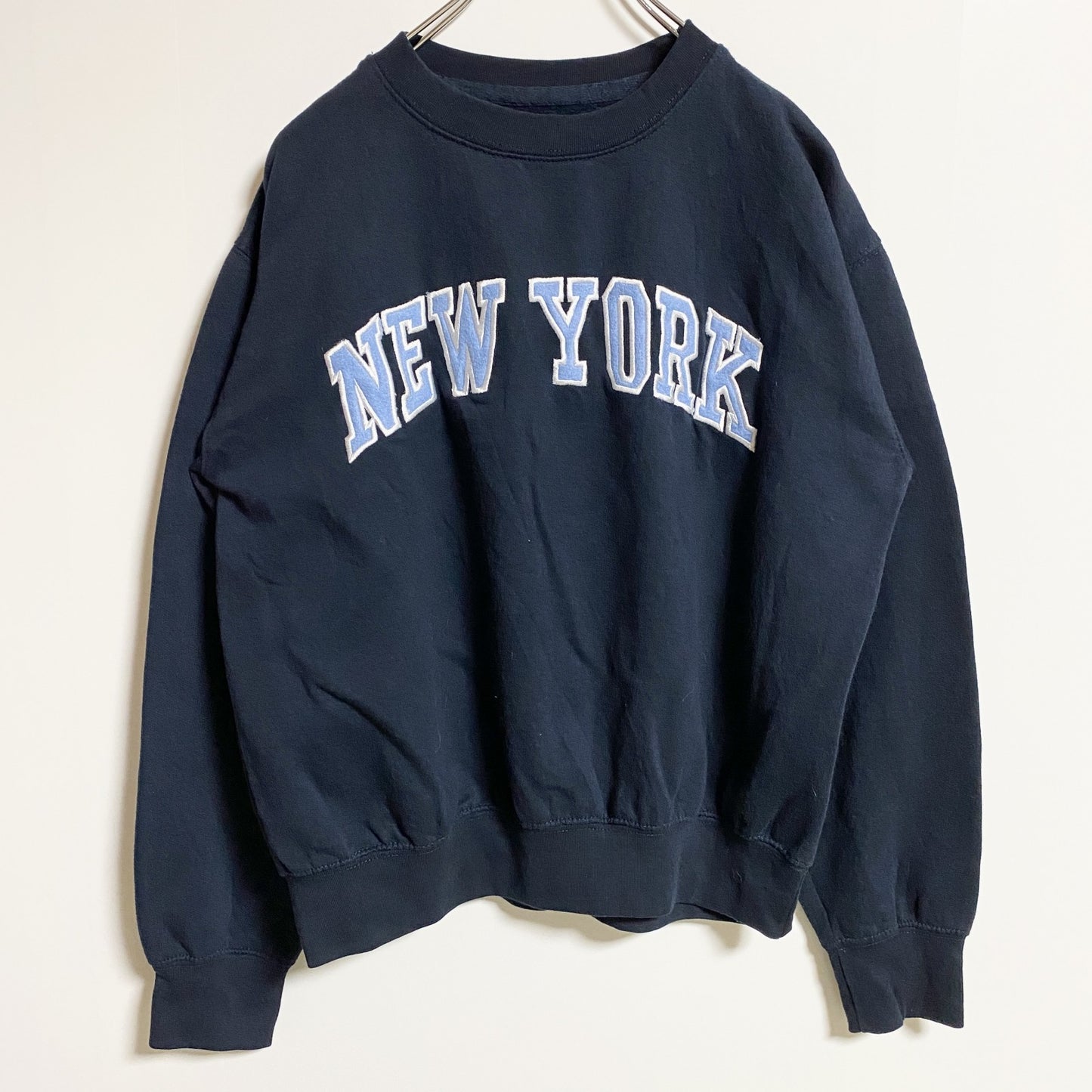 古着 used　長袖カレッジロゴ刺繍スウェット　トレーナー　クルーネック　New York　ネイビー　レトロ　秋冬服　Sサイズ