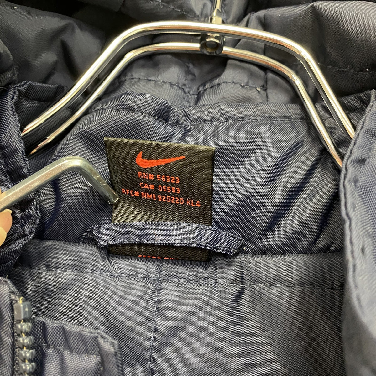90s　NIKE　ナイキ　中綿ジャケット　スウッシュ　デカロゴ　ヴィンテージ　紺　ネイビー　Lサイズ　古着