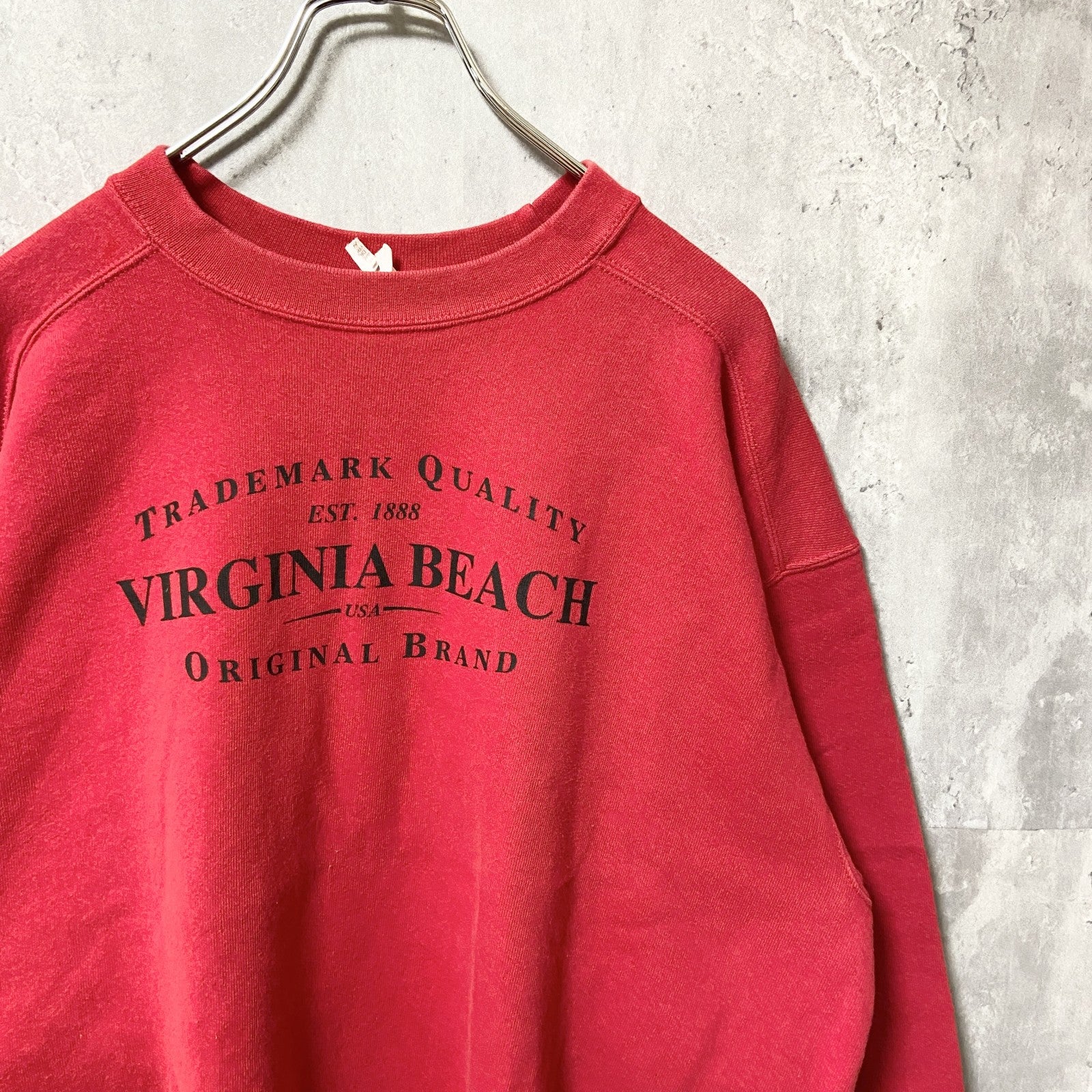 USA製　90s　VIRGINIA BEACH　長袖プリントスウェット　トレーナー　クルーネック　赤　レッド　Mサイズ　　ヴィンテージ　古着