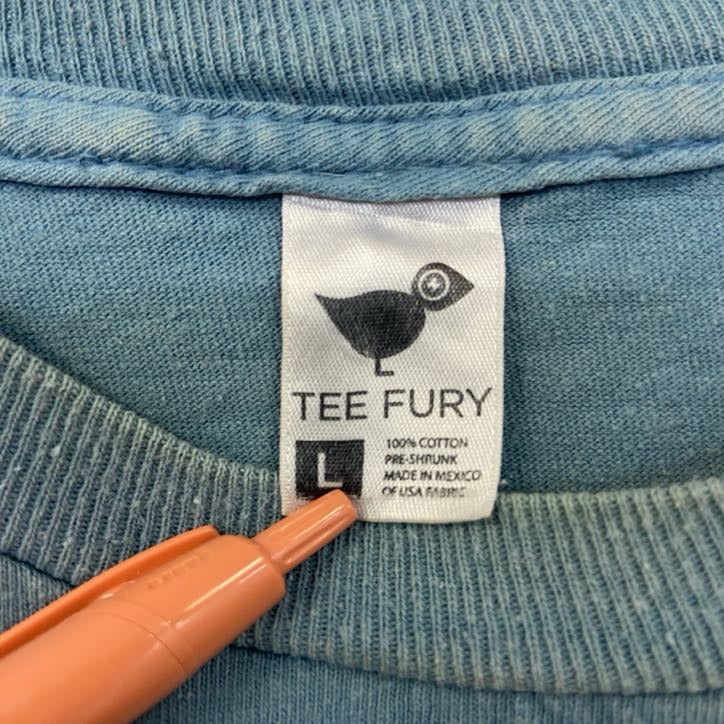 メキシコ製　TEE FURY　半袖イラストプリントTシャツ　Spacecraft Repair　水色　Lサイズ　古着
