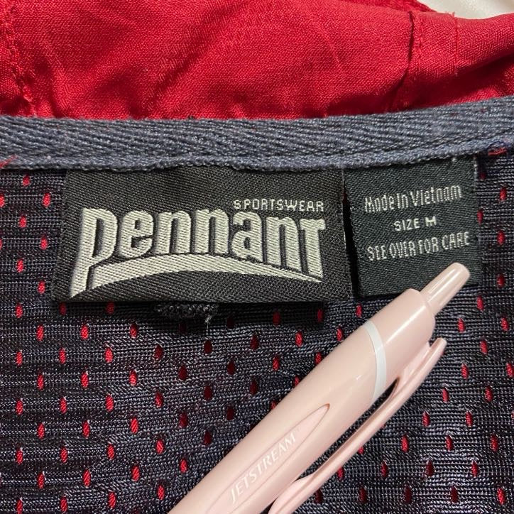 Pennant　長袖ハーフジップナイロンジャケット　ワンポイント刺繍　バイカラー　赤　レッド　黒　ブラック　秋冬服　Mサイズ　古着