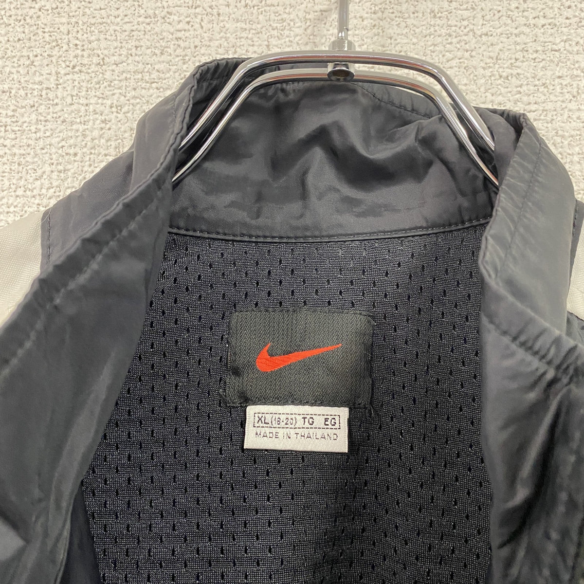 ～00s　NIKE　ナイキ　フルジップナイロンジャケット　スウッシュ　比翼仕立て　ヴィンテージ　黒　ブラック　XLサイズ　古着
