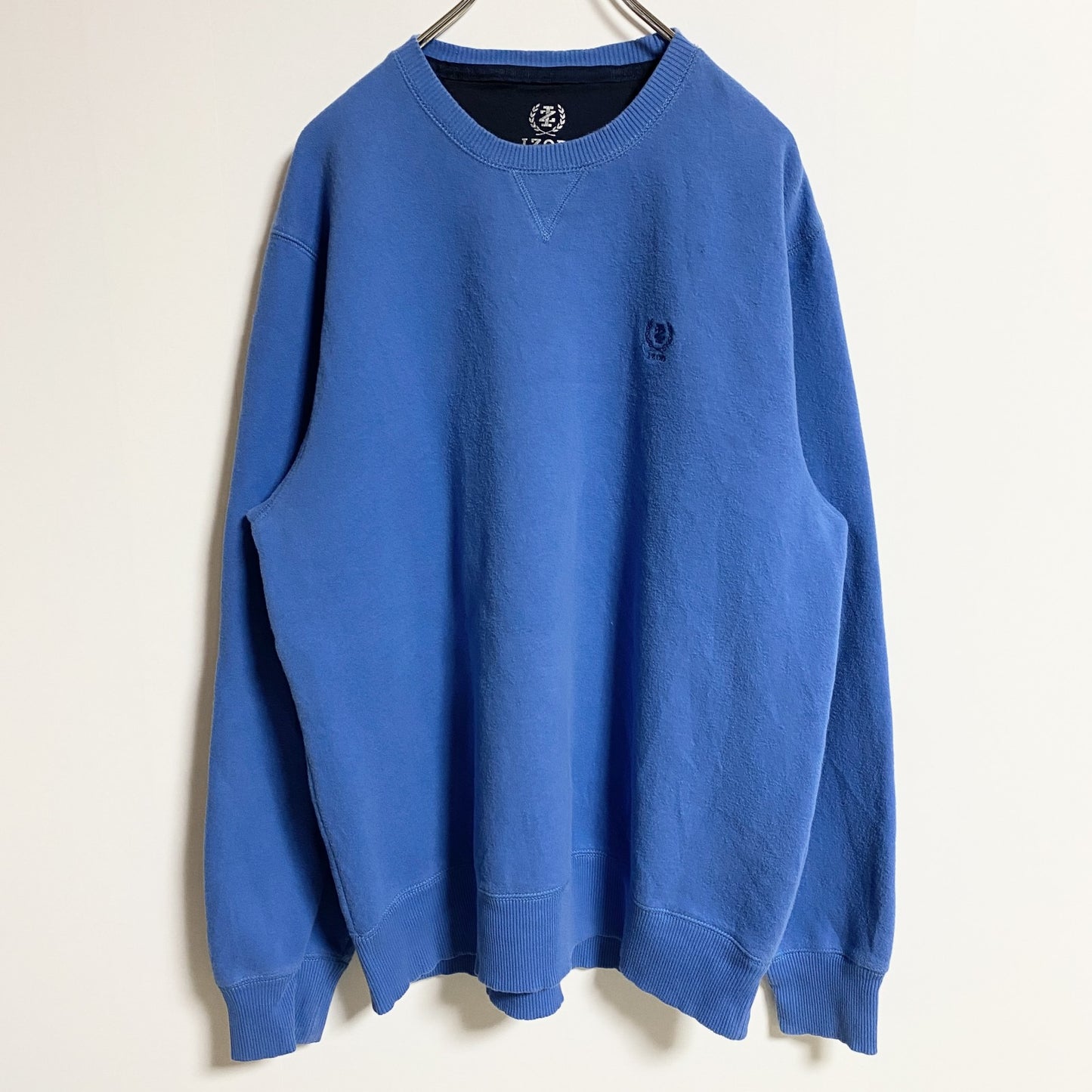 古着 used　IZOD　長袖ワンポイント刺繍スウェット　トレーナー　水色　青　レトロデザイン　Lサイズ