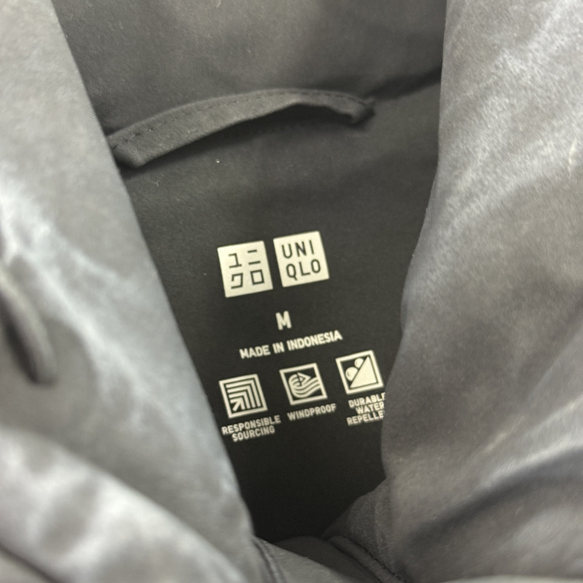 UNIQLO　ユニクロ　シームレスダウンジャケット　ダウン90％　黒　ブラック　Mサイズ　古着