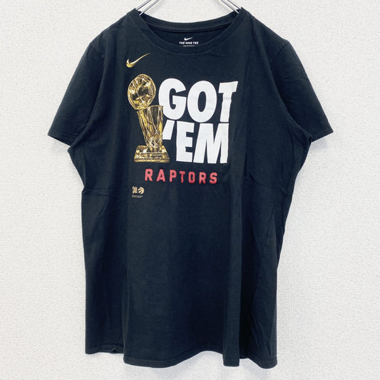 古着 used　NIKE　ナイキ　半袖プリントTシャツ　GOT’EM　RAPTORS　バスケ　トロフィー　黒　ブラック　Lサイズ