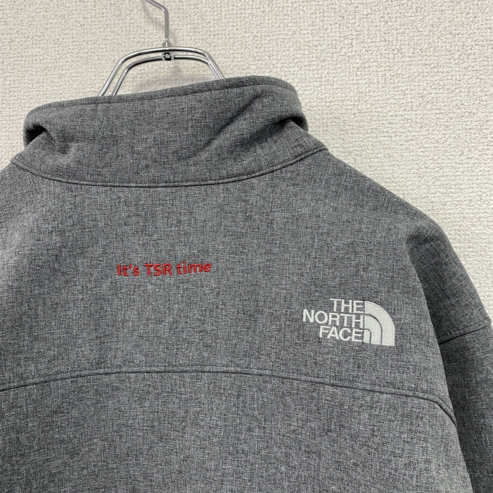 THE NORTH FACE　ザ・ノースフェイス　Apex Bionic Jacket　ソフトシェルジャケット　グレー　灰色　Lサイズ メンズ ポリエステル 古着