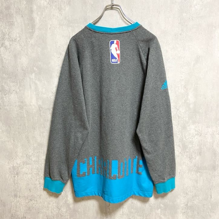 古着 used　adidas　長袖プリントスウェット　トレーナー　NBA　シャーロットホーネッツ　バスケ　グレー　XLサイズ