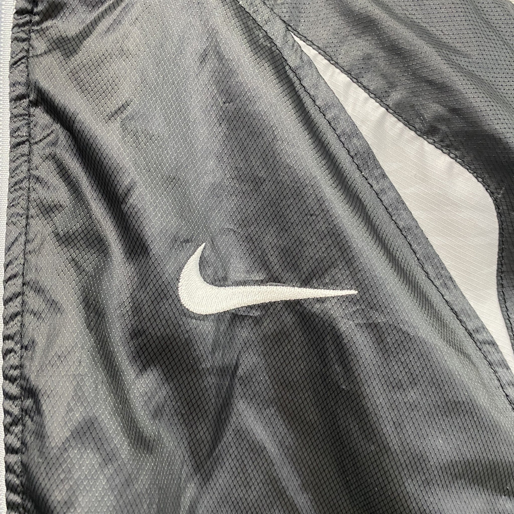 NIKE　ナイキ　トラックジャケット/ジャージパーカー　スウッシュ　黒　ブラック　Lサイズ　古着