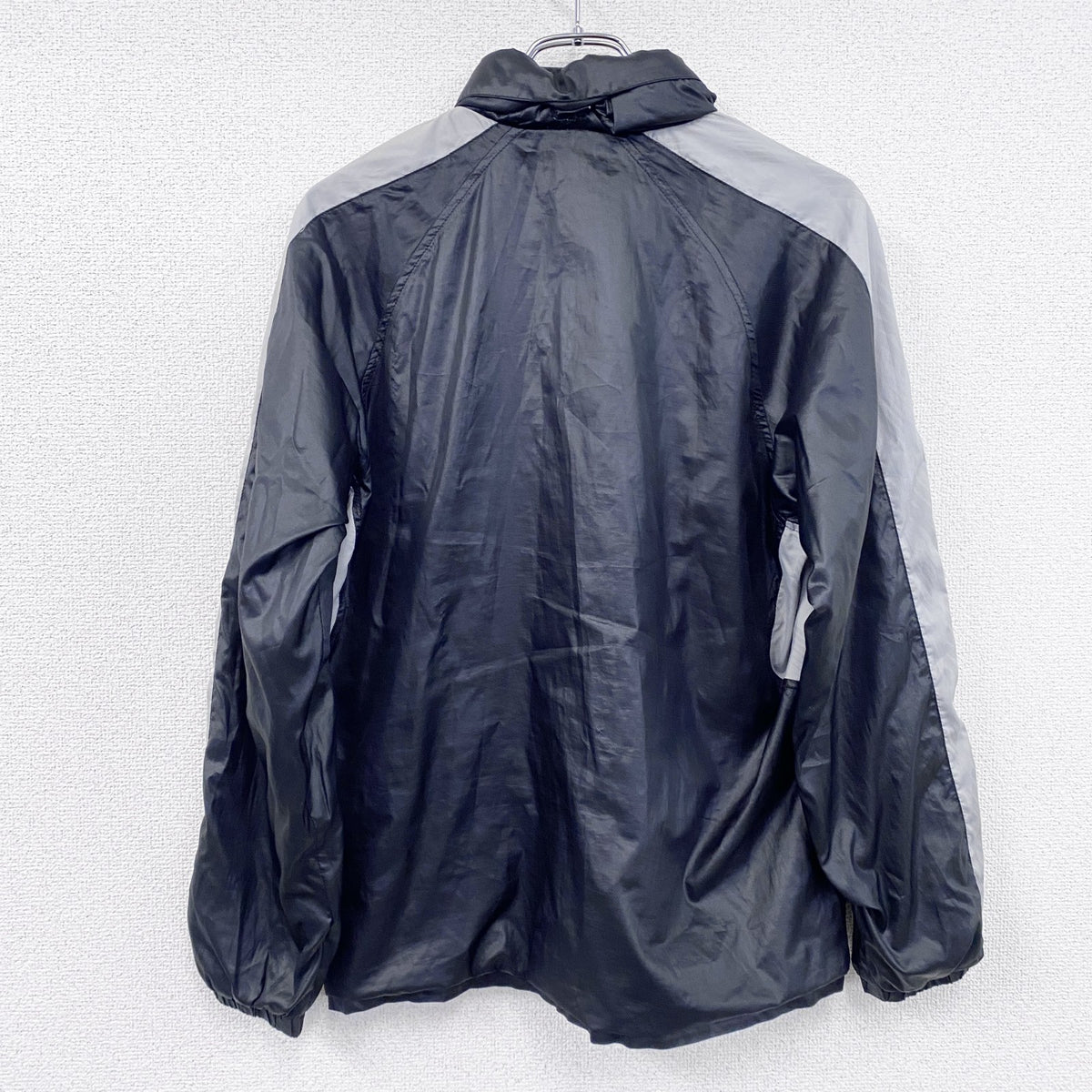NIKE　ナイキ　トラックジャケット/ジャージパーカー　スウッシュ　黒　ブラック　Lサイズ　古着