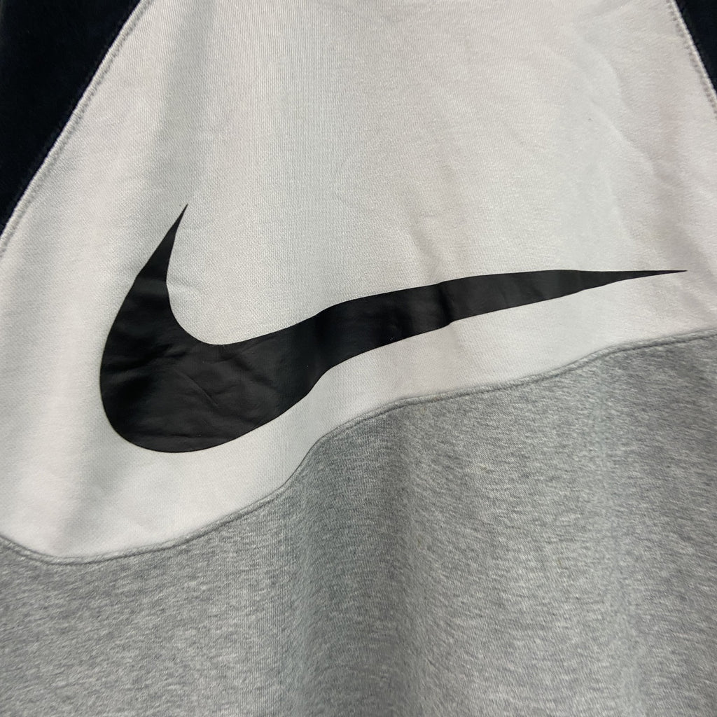 古着 used　NIKE　ナイキ　スウェット/トレーナー　スウッシュロゴ　トライカラー　黒　ブラック　白　ホワイト　グレー　灰色　Mサイズ