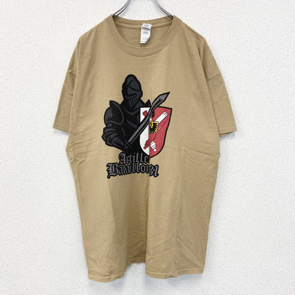GILDAN　ギルダン　半袖プリントTシャツ　ブラックレター　鎧　騎士道　英字プリント　両面プリント　ベージュ　XLサイズ　古着