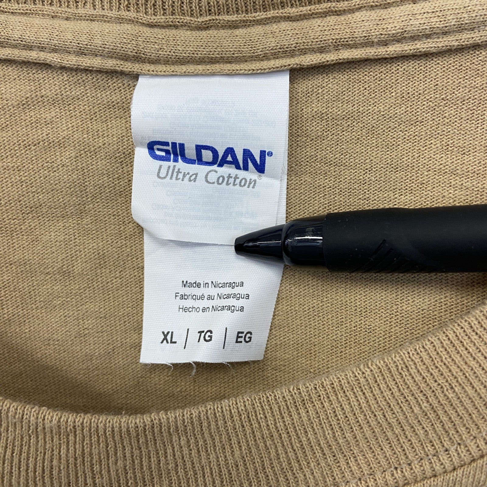 GILDAN　ギルダン　半袖プリントTシャツ　ブラックレター　鎧　騎士道　英字プリント　両面プリント　ベージュ　XLサイズ　古着
