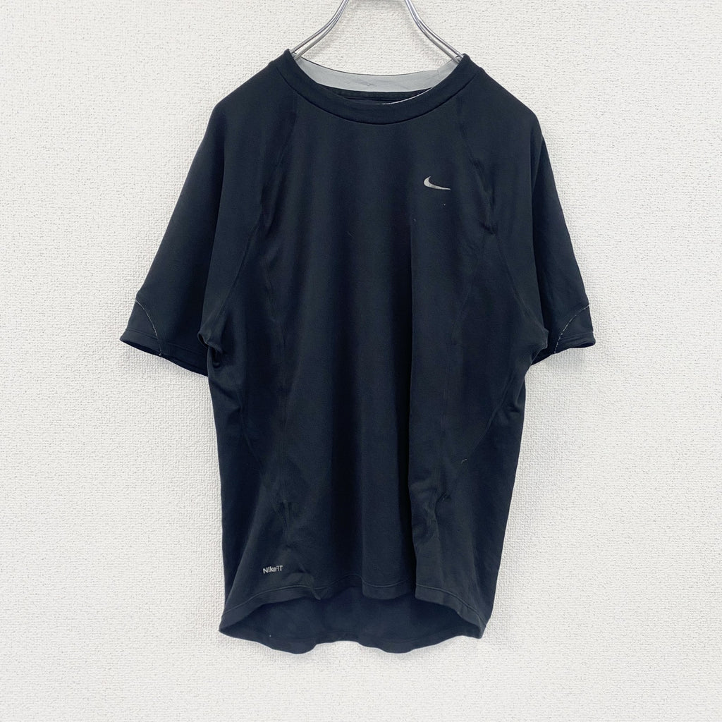 NIKE　ナイキ　半袖Tシャツ　スウッシュ　ラグランスリーブ　ワンポイント　黒　ブラック　Mサイズ　古着