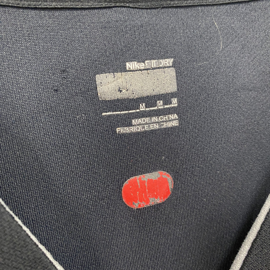 NIKE　ナイキ　半袖Tシャツ　スウッシュ　ラグランスリーブ　ワンポイント　黒　ブラック　Mサイズ　古着