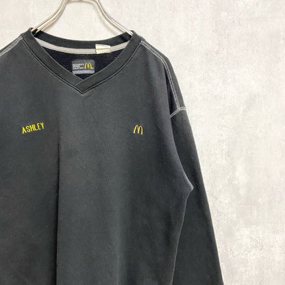 古着 used　McDONALD'S　長袖ワンポイントロゴ刺繡スウェット　トレーナー　Vネック　マクドナルド　ブラック　Mサイズ