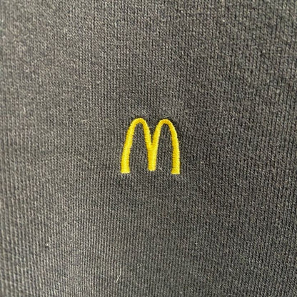 古着 used　McDONALD'S　長袖ワンポイントロゴ刺繡スウェット　トレーナー　Vネック　マクドナルド　ブラック　Mサイズ