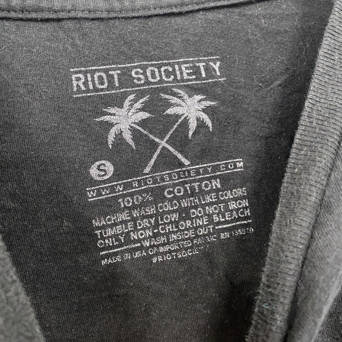 RIOT SOCIETY　半袖プリントアニマルTシャツ　英字プリント　黒　ブラック　Sサイズ　古着