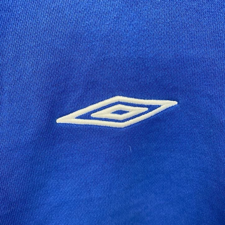 UMBRO　アンブロ　スウェット/トレーナー　刺繡ロゴ　ワンポイント　青　ブルー　2XLサイズ