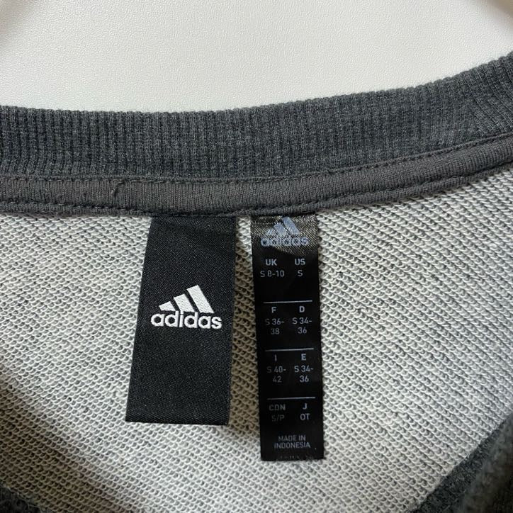 adidas　アディダス　スウェット/トレーナー　パフォーマンスロゴ　デカロゴ　クルーネック　灰色　ダークグレー　Sサイズ　古着