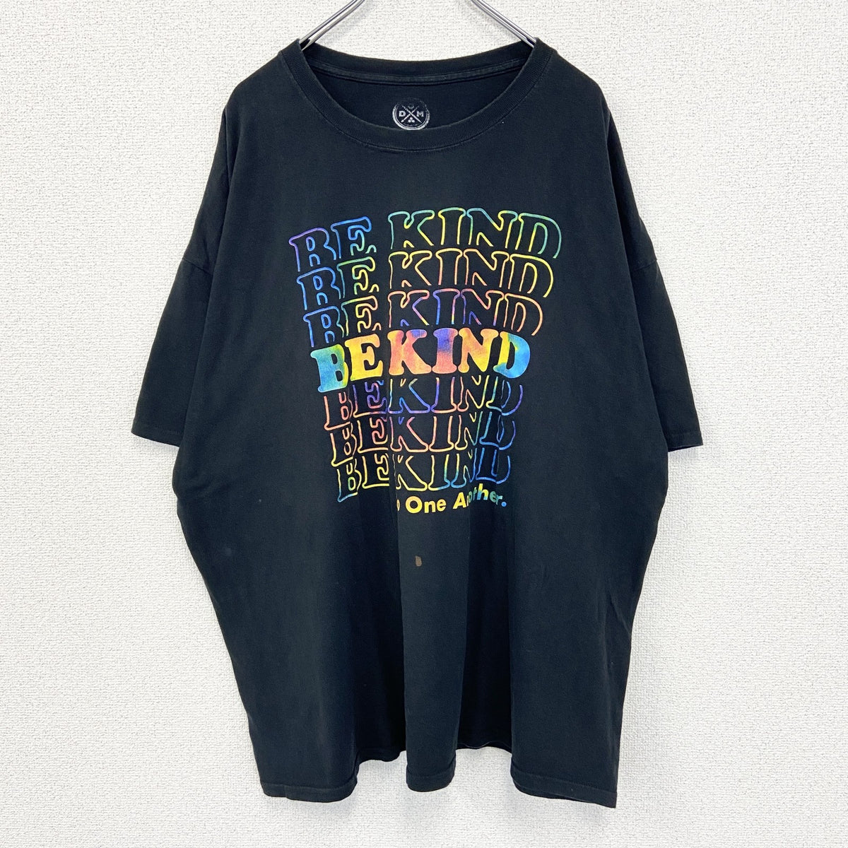 DOM　半袖デザインプリントTシャツ　ビッグT　BEKIND　カラフル　クルーネック　カジュアル　黒　ブラック　3XLサイズ　古着