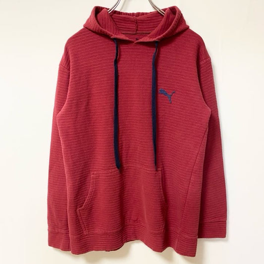 古着 used　puma プーマ　長袖ワンポイントロゴ刺繍　フード付きスウェット　赤　レッド　ワインレッド　秋冬服