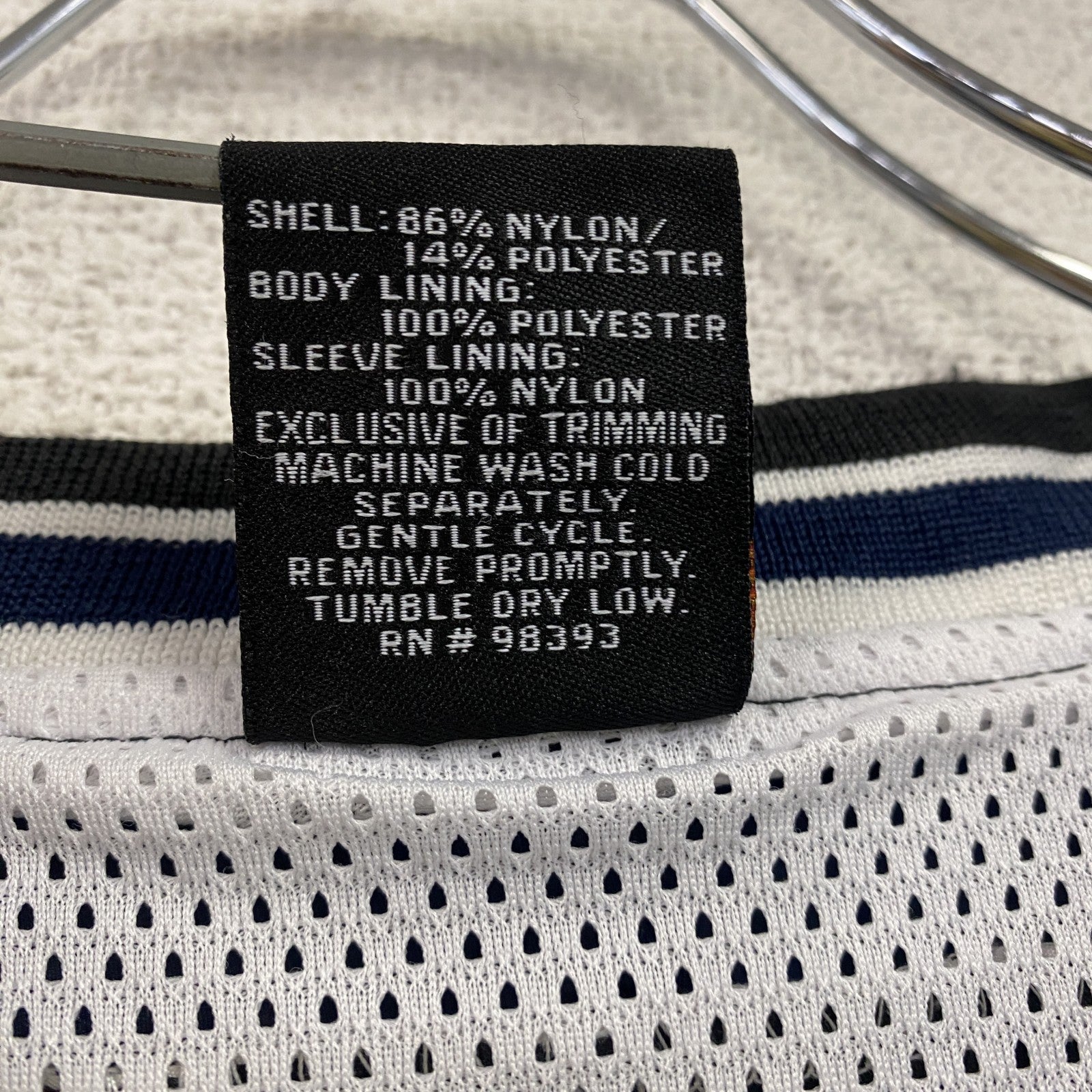 ～90s　EASTON　ナイロンプルオーバージャケット　Vネック　刺繍ロゴ　ワッペン　ヴィンテージ　黒　ブラック　Lサイズ　古着