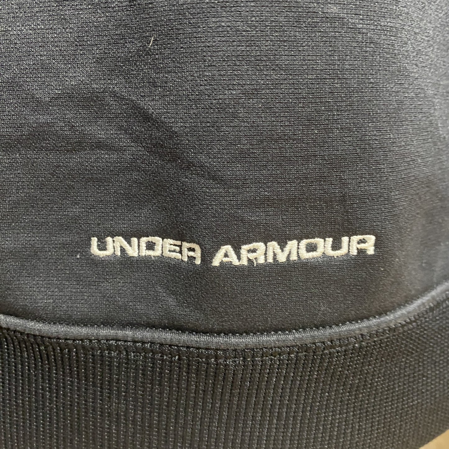 古着 used　UNDERARMOUR　アンダーアーマー　長袖トラックジャケット　ジャージ　ワンポイント刺繍　ブラック　XLサイズ