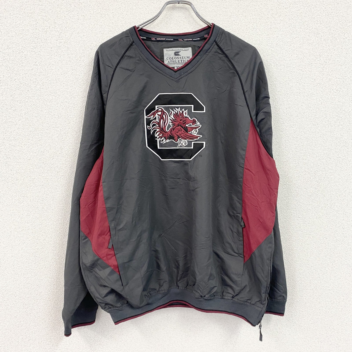 COLOSSEUM ATHLETICS　プルオーバージャケット　Vネック　カレッジロゴ　ワッペン　灰色　グレー　XLサイズ　古着