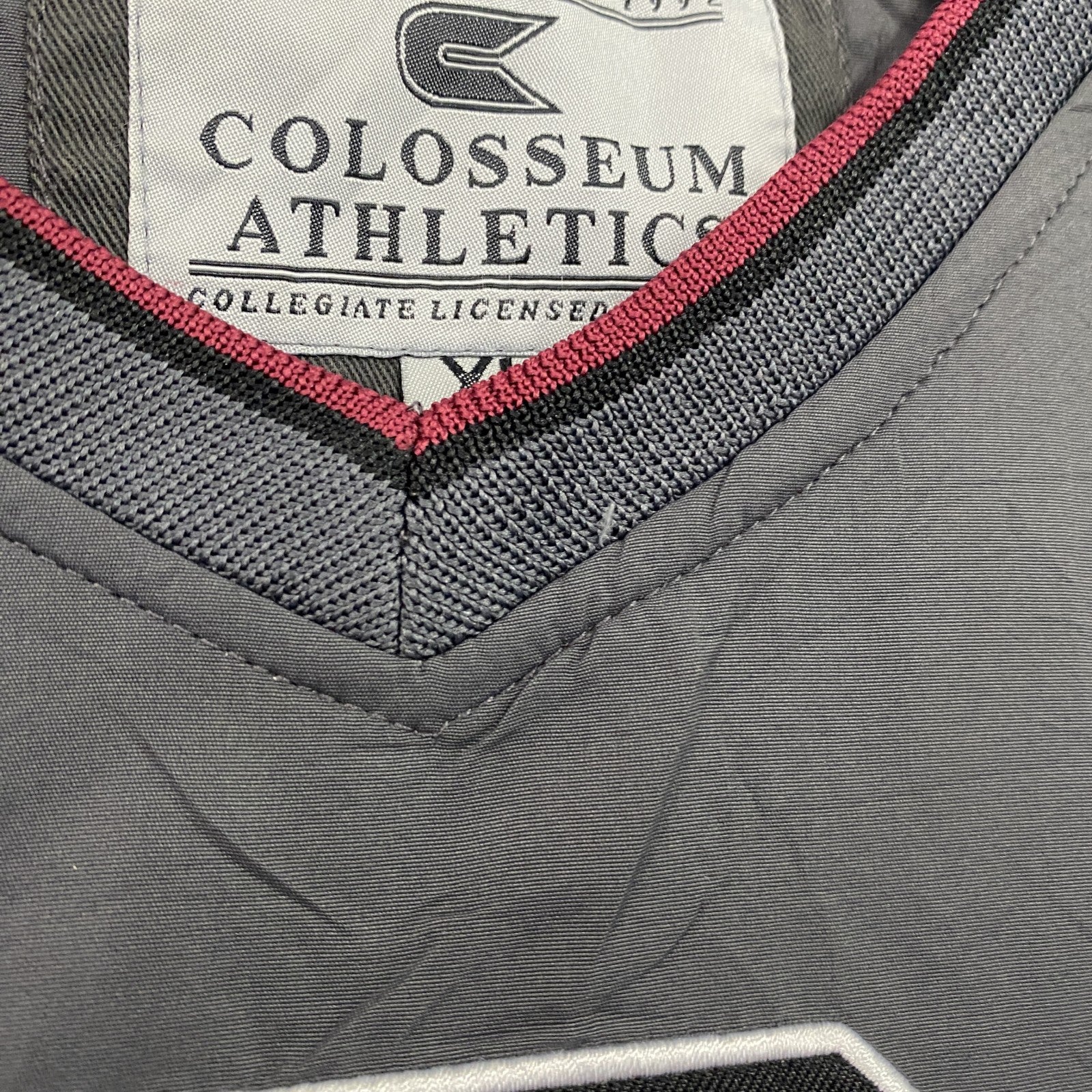 COLOSSEUM ATHLETICS　プルオーバージャケット　Vネック　カレッジロゴ　ワッペン　灰色　グレー　XLサイズ　古着