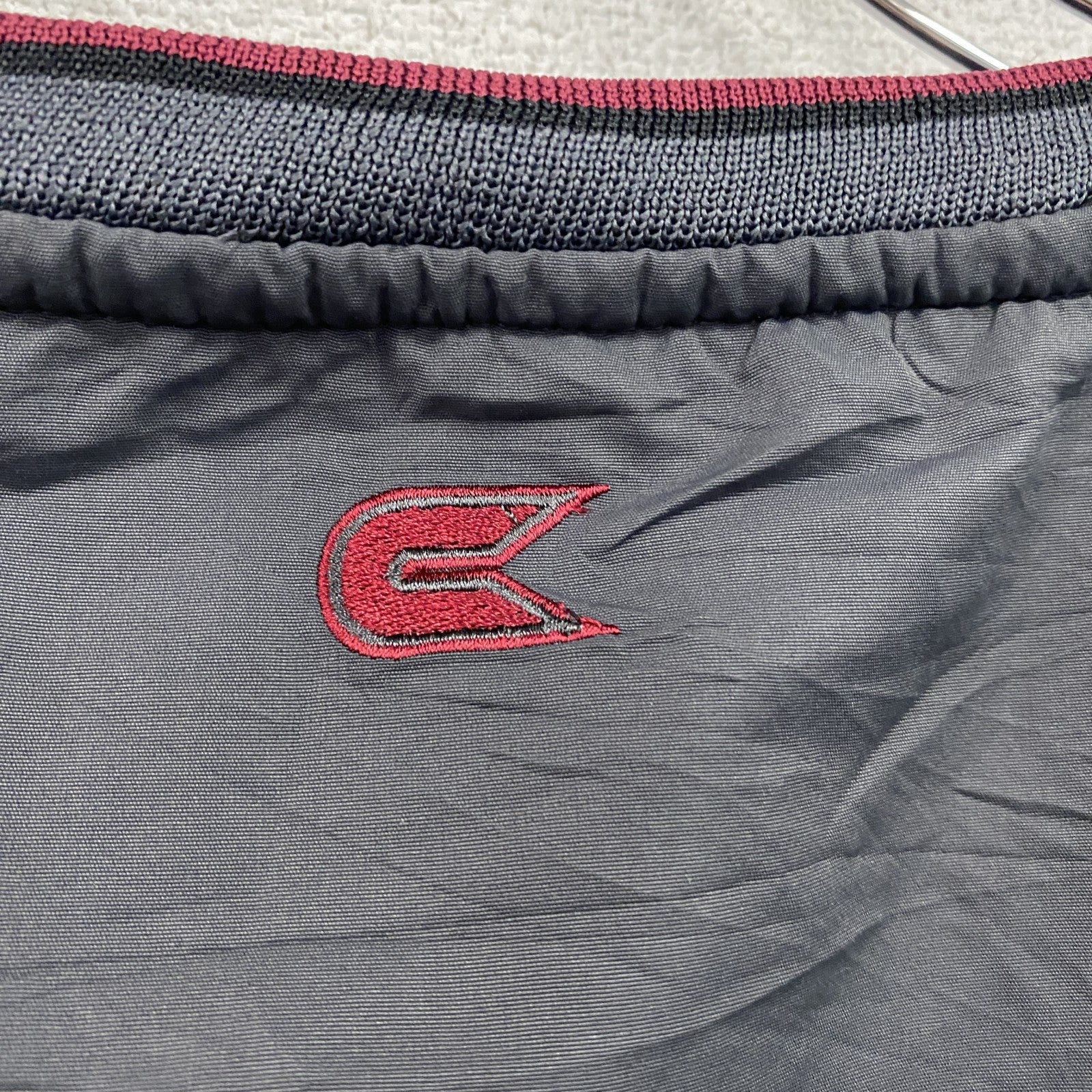 COLOSSEUM ATHLETICS　プルオーバージャケット　Vネック　カレッジロゴ　ワッペン　灰色　グレー　XLサイズ　古着